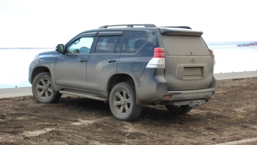 Чиновники намерены продать Toyota Land Cruiser из автопарка мэрии Саратова