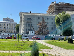 Реконструкция Театра оперы и балета: очевидцы сообщили, что с площадки вывозят строительные вагончики