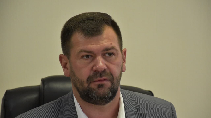 Вам надо включить голову: министр транспорта потребовал, чтобы главы районов занялись ремонтом дорог