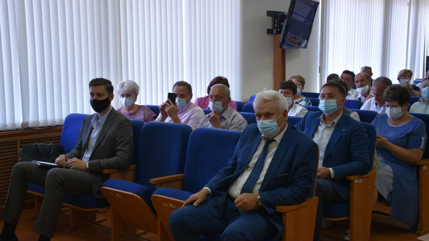 Вам надо включить голову: министр транспорта потребовал, чтобы главы районов занялись ремонтом дорог