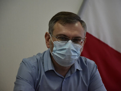 Вам надо включить голову: министр транспорта потребовал, чтобы главы районов занялись ремонтом дорог