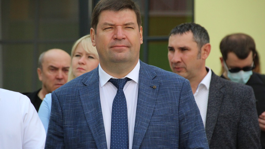 В Саратове депутат Госдумы поздравил первоклашек с Днем знаний цитатой из Библии
