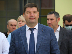 В Саратове депутат Госдумы поздравил первоклашек с Днем знаний цитатой из Библии