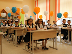 В Саратове депутат Госдумы поздравил первоклашек с Днем знаний цитатой из Библии