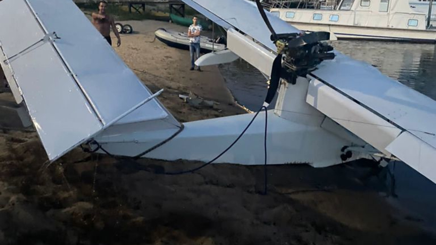 Опубликовано видео падения гидросамолета в Волгу