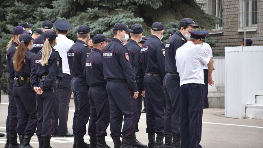 День рождения ППС: саратовские полицейские получили трех щенков бельгийской овчарки (их отправят в собачью школу)