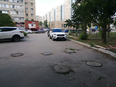 Чиновники обязали коммунальщиков вернуть канализационные люки на улицу Чапаева