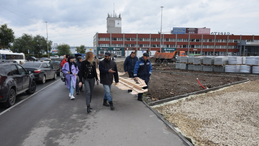 На саратовской набережной примерили скульптуру Петра I