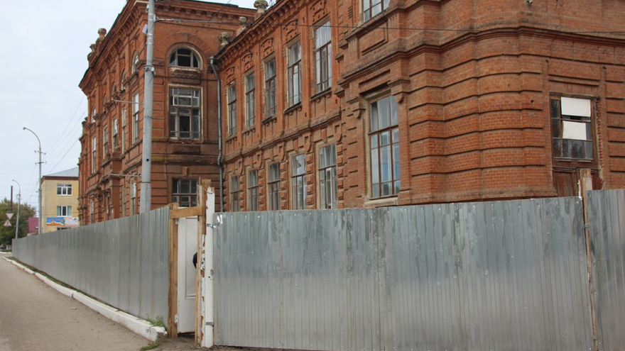 В Аткарске при поддержке депутата Воробьева установили новую воркаут-площадку