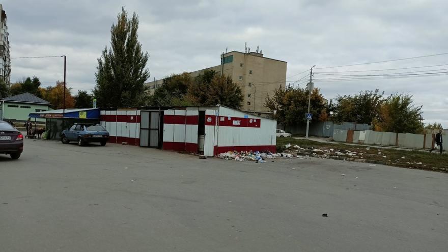 В Заводском районе пожаловались на торговцев, которые устроили стихийную свалку после ярмарки 