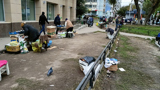В Заводском районе пожаловались на торговцев, которые устроили стихийную свалку после ярмарки 