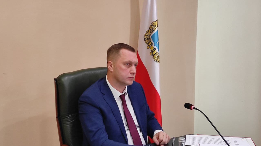 Коронавирус. Обязательную прививку должны будут сделать около 2,5 тысяч государственных чиновников