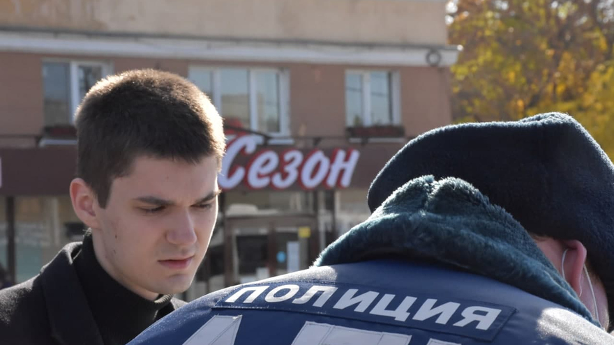 На саратовском вокзале ловили антимасочников: им грозят штрафы до 30 тысяч рублей