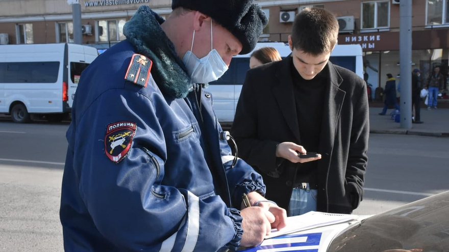 На саратовском вокзале ловили антимасочников: им грозят штрафы до 30 тысяч рублей
