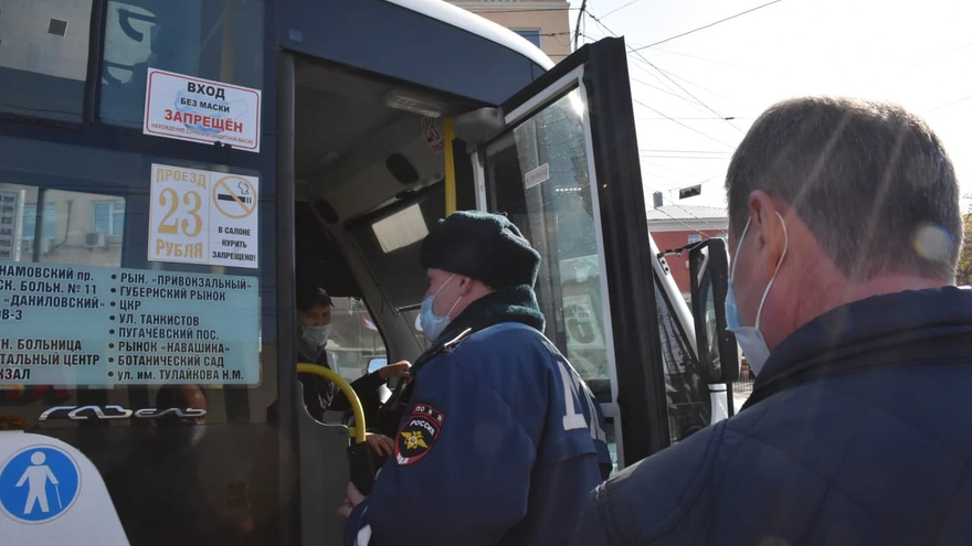 На саратовском вокзале ловили антимасочников: им грозят штрафы до 30 тысяч рублей