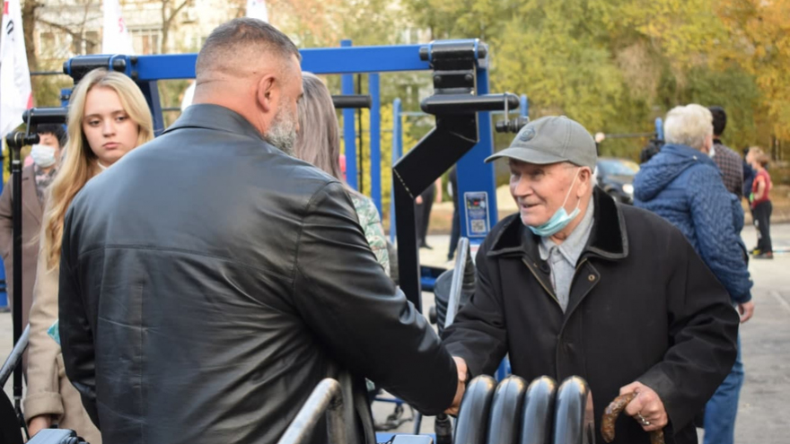 Депутат Госдумы Андрей Воробьев открыл в Заводском районе еще один народный фитнес-парк