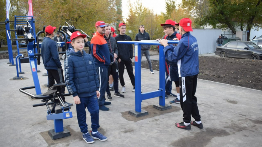 Депутат Госдумы Андрей Воробьев открыл в Заводском районе еще один народный фитнес-парк