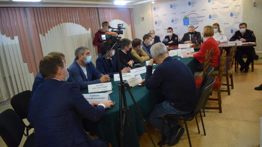 Коронавирус: саратовский общественник предложил успокаивать пассажиров автобусов табличками