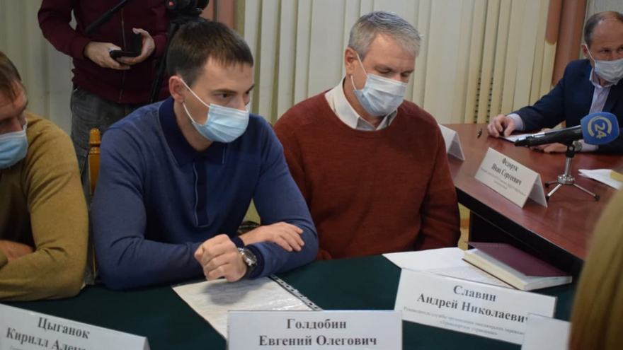 Коронавирус: саратовский общественник предложил успокаивать пассажиров автобусов табличками