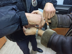 Следствие: пьяный раздавил шею пенсионерке и закрыл труп на балконе