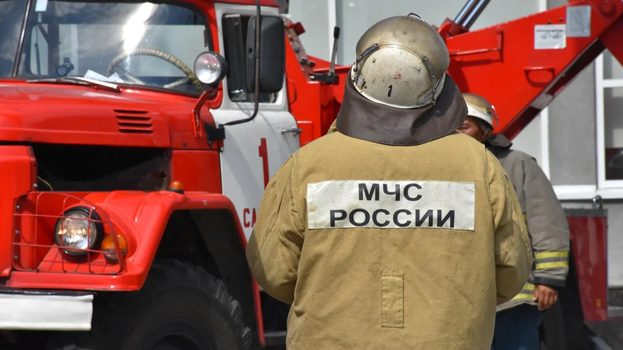 В Саратове пожарные потушили дом на улице Горького