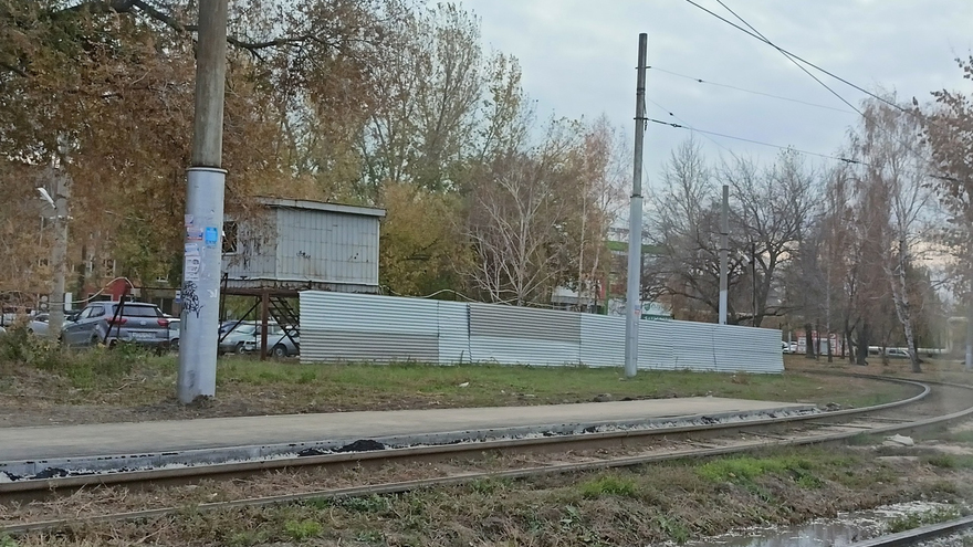 Саратовцы обнаружили в Заводском районе тротуар в никуда