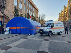На проспекте Кирова в Саратове заработал первый мобильный пункт вакцинации от COVID-19
