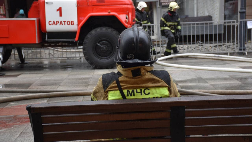 Источник: пожар в гостинице Россия начался со второго этажа, рассматривается версия о поджоге