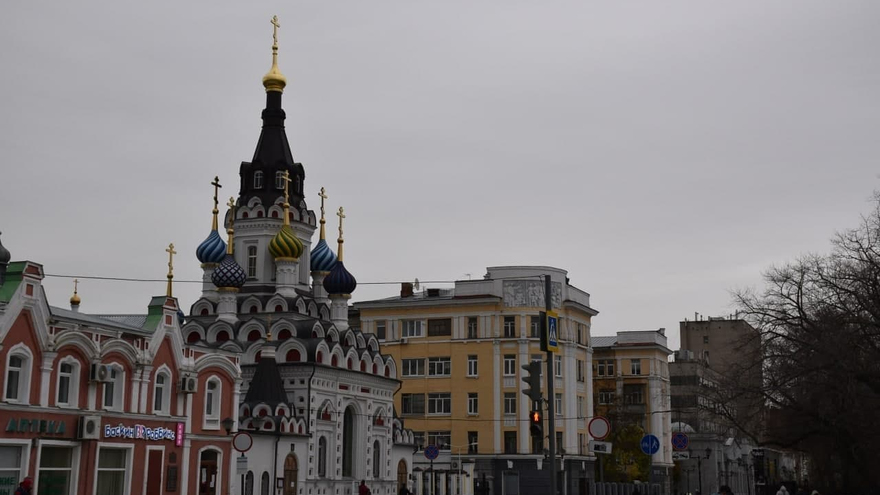 Локдаун. В День народного единства саратовцы гуляли толпами без масок (фоторепортаж)