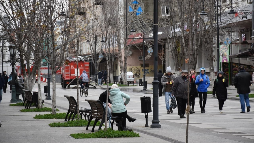 Локдаун. В День народного единства саратовцы гуляли толпами без масок (фоторепортаж)