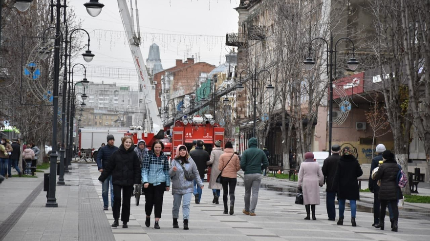 Локдаун. В День народного единства саратовцы гуляли толпами без масок (фоторепортаж)