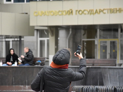 Локдаун. В День народного единства саратовцы гуляли толпами без масок (фоторепортаж)