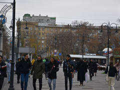 Локдаун. В День народного единства саратовцы гуляли толпами без масок (фоторепортаж)