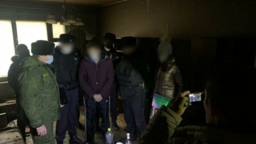 Житель Саратова 42 раза пырнул обидчика ножом, а еще устроил пожар: его будут судить