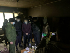 Житель Саратова 42 раза пырнул обидчика ножом, а еще устроил пожар: его будут судить