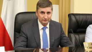 Прокурор Сергей Филипенко потребовал отменить решение суда о заочном аресте мужчины, слившего видеоархив с пытками зэков в Саратовской области