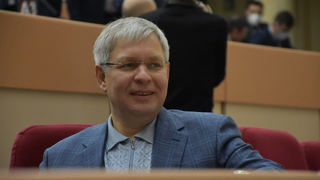 Юлил, провоцировал, вводил в заблуждение: первый зампред облдумы рассказал, как депутат Сергей Курихин себя вел на заседании, где обсуждали его доходы