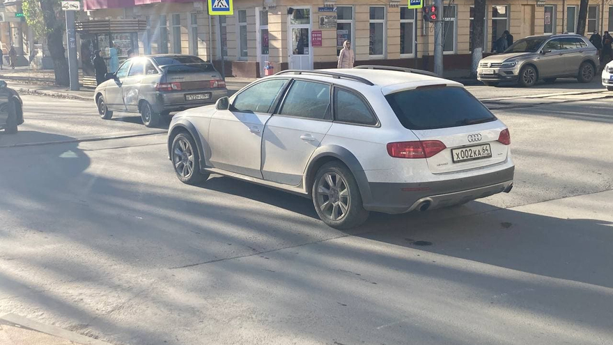 ДТП в центре Саратова парализовало движение трамваев