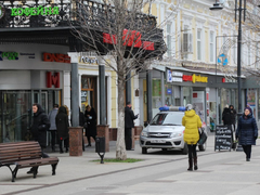 Волна сообщений о минировании саратовских ТЦ продолжается: людей срочно эвакуировали из Оранжевого и Манежа