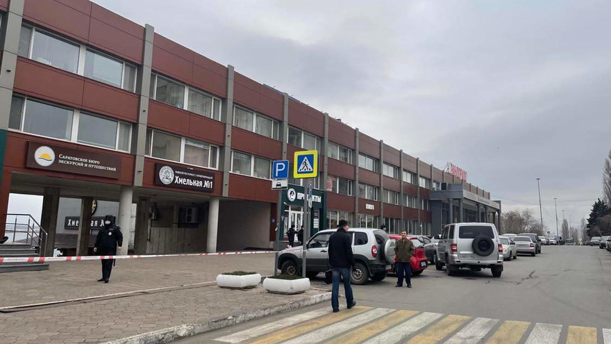 В Саратове росгвардейцы эвакуировали сотрудников и посетителей Речного вокзала