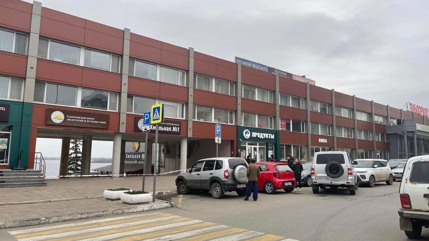 В Саратове росгвардейцы эвакуировали сотрудников и посетителей Речного вокзала