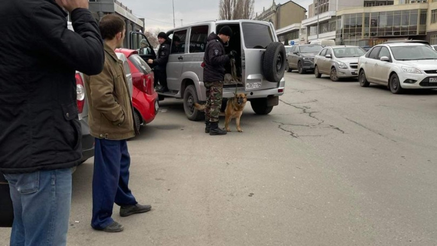 В Саратове росгвардейцы эвакуировали сотрудников и посетителей Речного вокзала