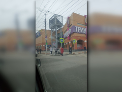В Саратове массово эвакуируют посетителей крупных торговых центров: это второй случай за неделю
