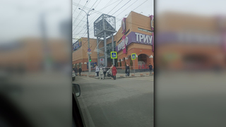 В Саратове массово эвакуируют посетителей крупных торговых центров: это второй случай за неделю
