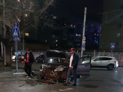 Очевидцы: около дома трезвости в Саратове разбились две легковушки 