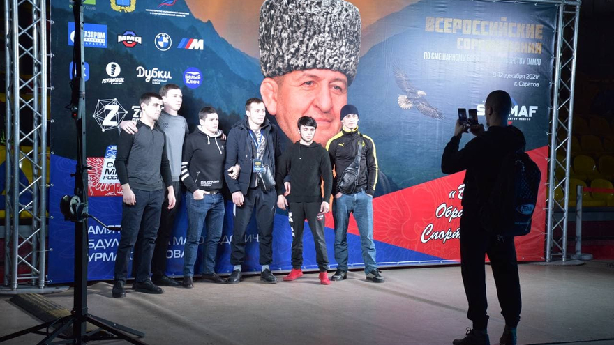 Агрессивный спорт для мужчин: в Саратове устроили турнир по MMA