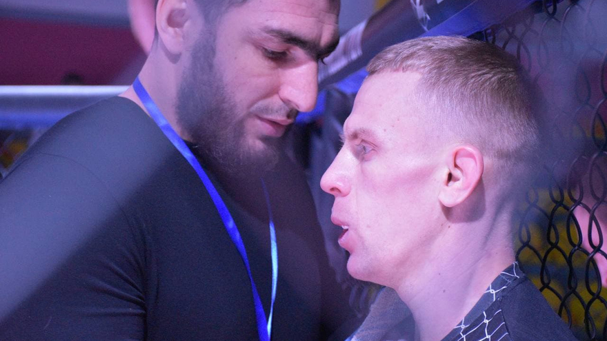 Агрессивный спорт для мужчин: в Саратове устроили турнир по MMA