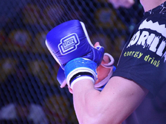 Агрессивный спорт для мужчин: в Саратове устроили турнир по MMA