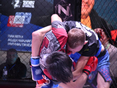 Агрессивный спорт для мужчин: в Саратове устроили турнир по MMA