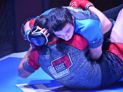 Агрессивный спорт для мужчин: в Саратове устроили турнир по MMA